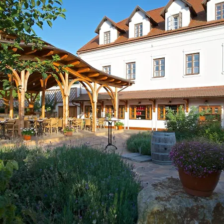 Babiccina Zahrada & Restaurant 3* Prŭhonice